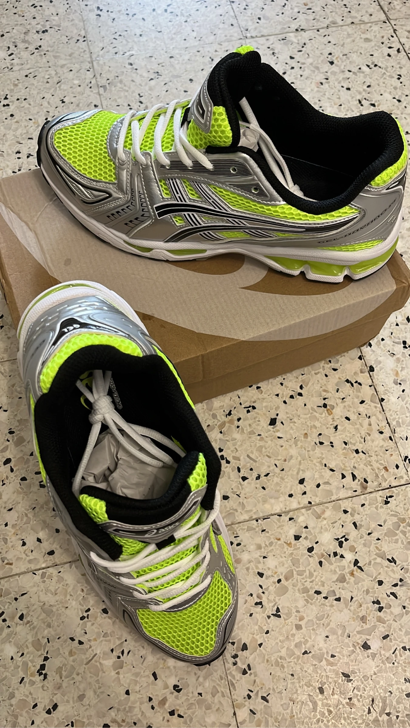 Asics gel-Kayano 14 vert fluo – photo 4